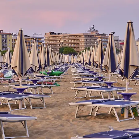 Spend Your By The Pool - Beahost Bibione